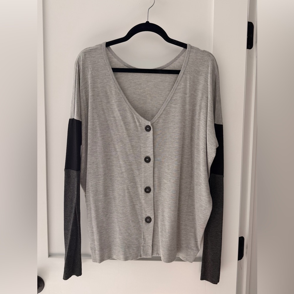 JET by John Eshaya Gray and Black Button-Up Cardigan Size M/L